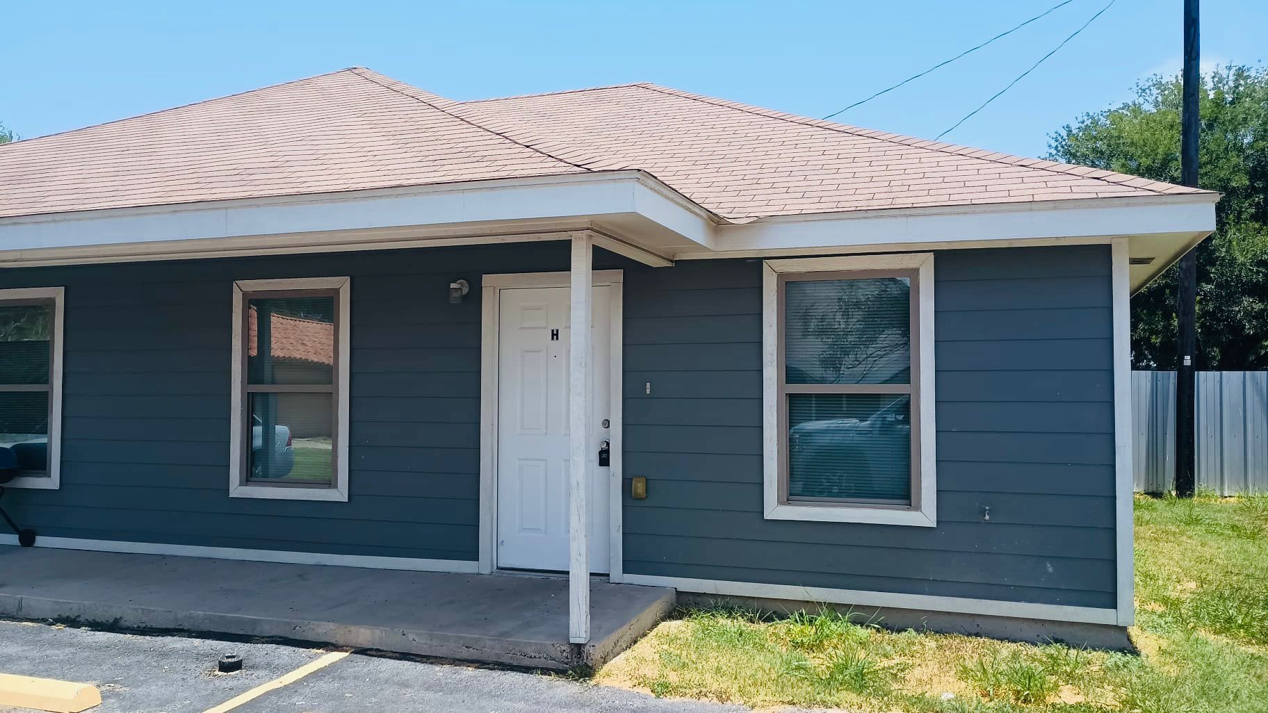 Property main image