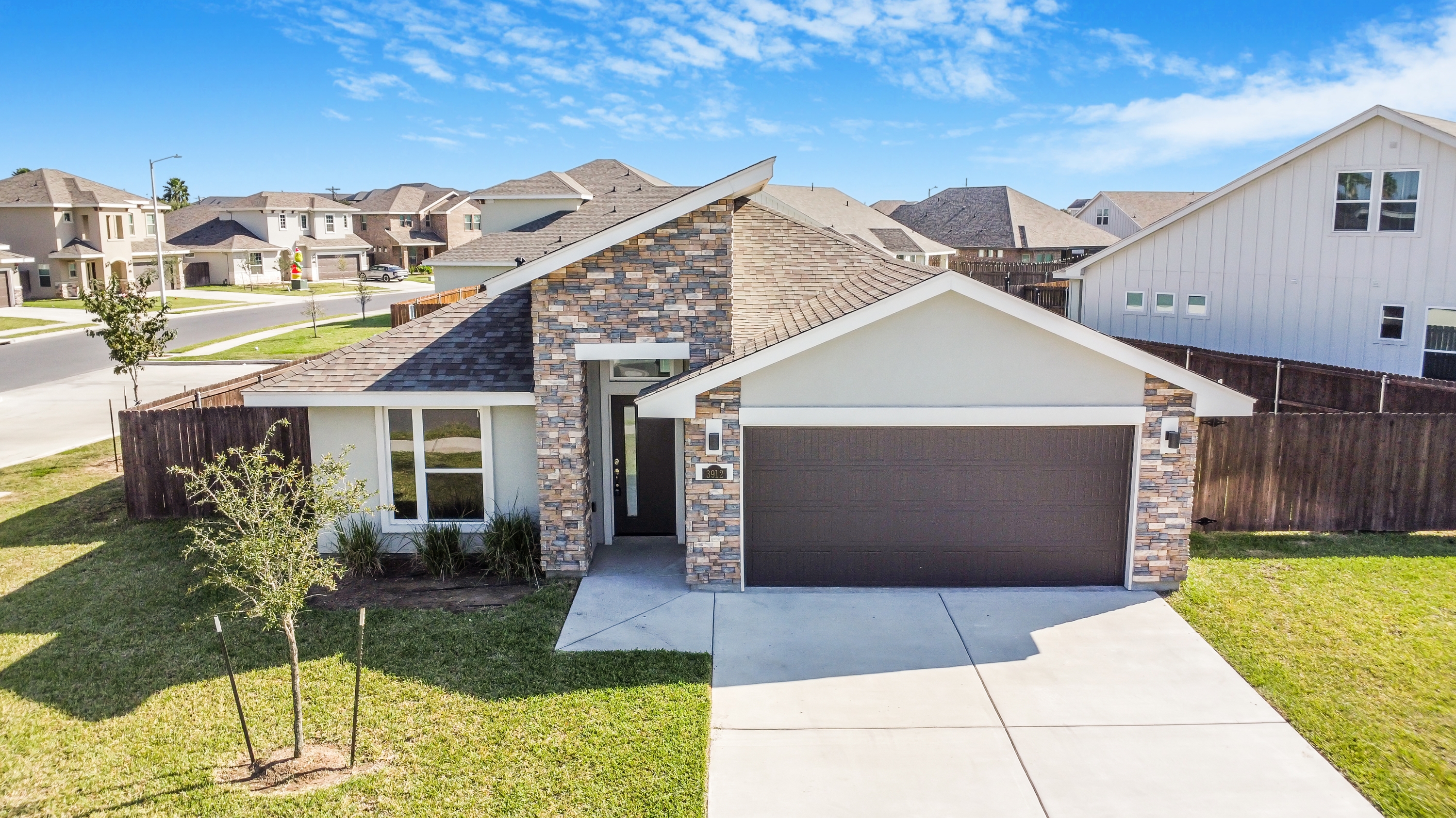 3912 North Rye Circle